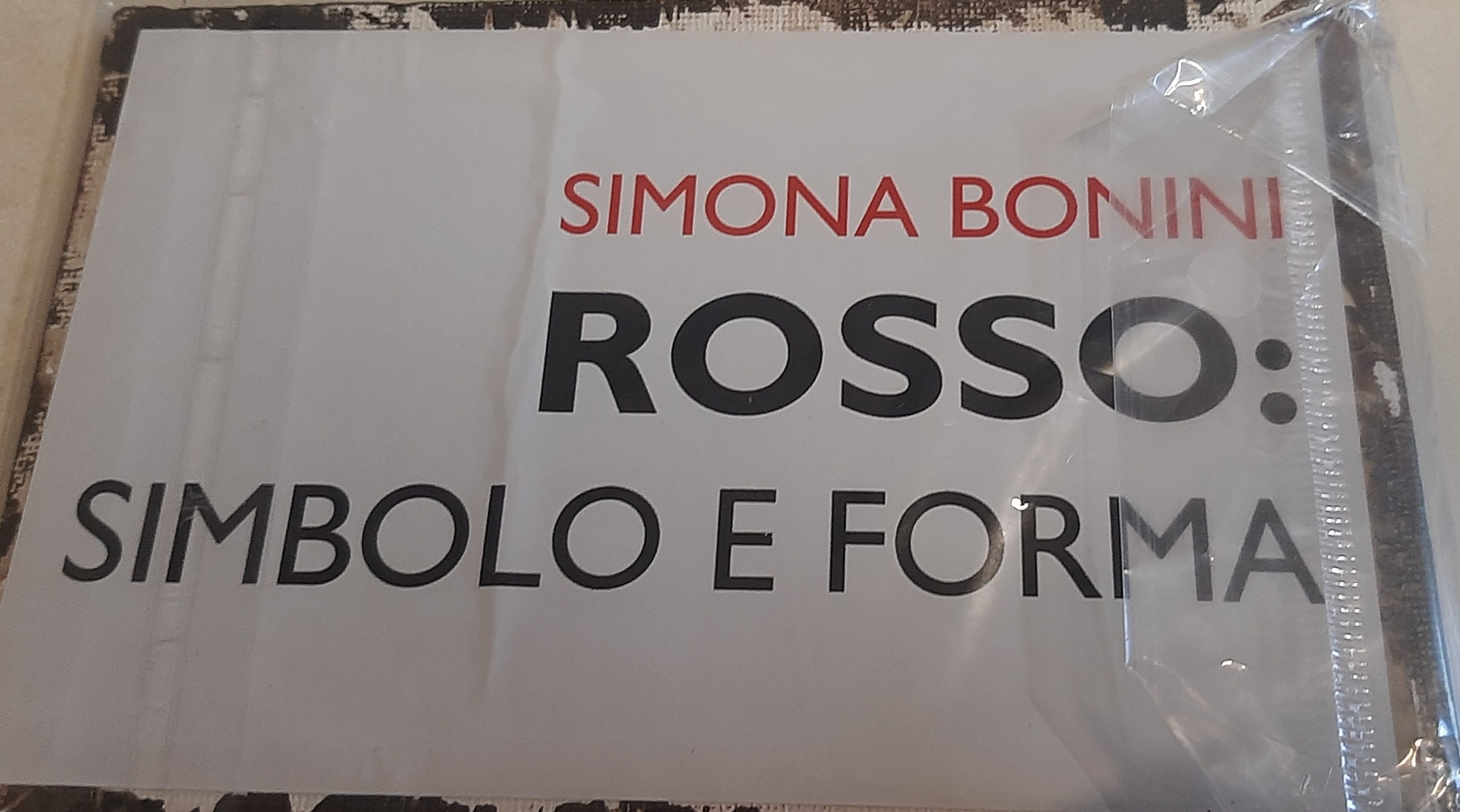 Dettaglio retro : Rosso Simbolo e Forma di Simona Bonini